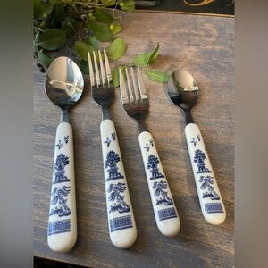 vintage Wedgwood pattern blue & white melamine flatware replacement forks spoons